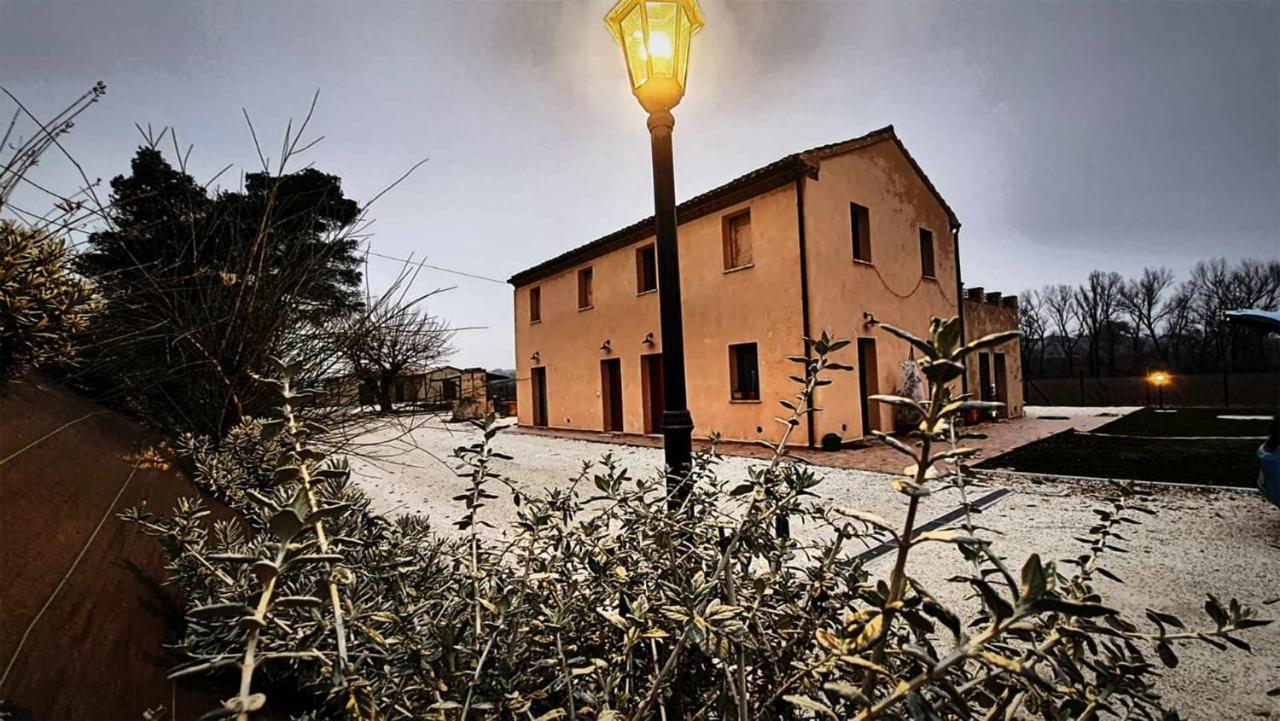 Casa Montefiore 13 Girasoli Lt Nella Tranquilla Campagna Marchigiana Ancona Eksteriør bilde